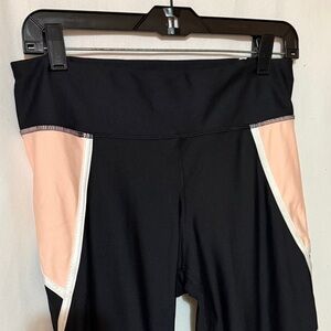 Under Armour Compression Leggings, Size L, NWT, MAKE AN OFFER!!!